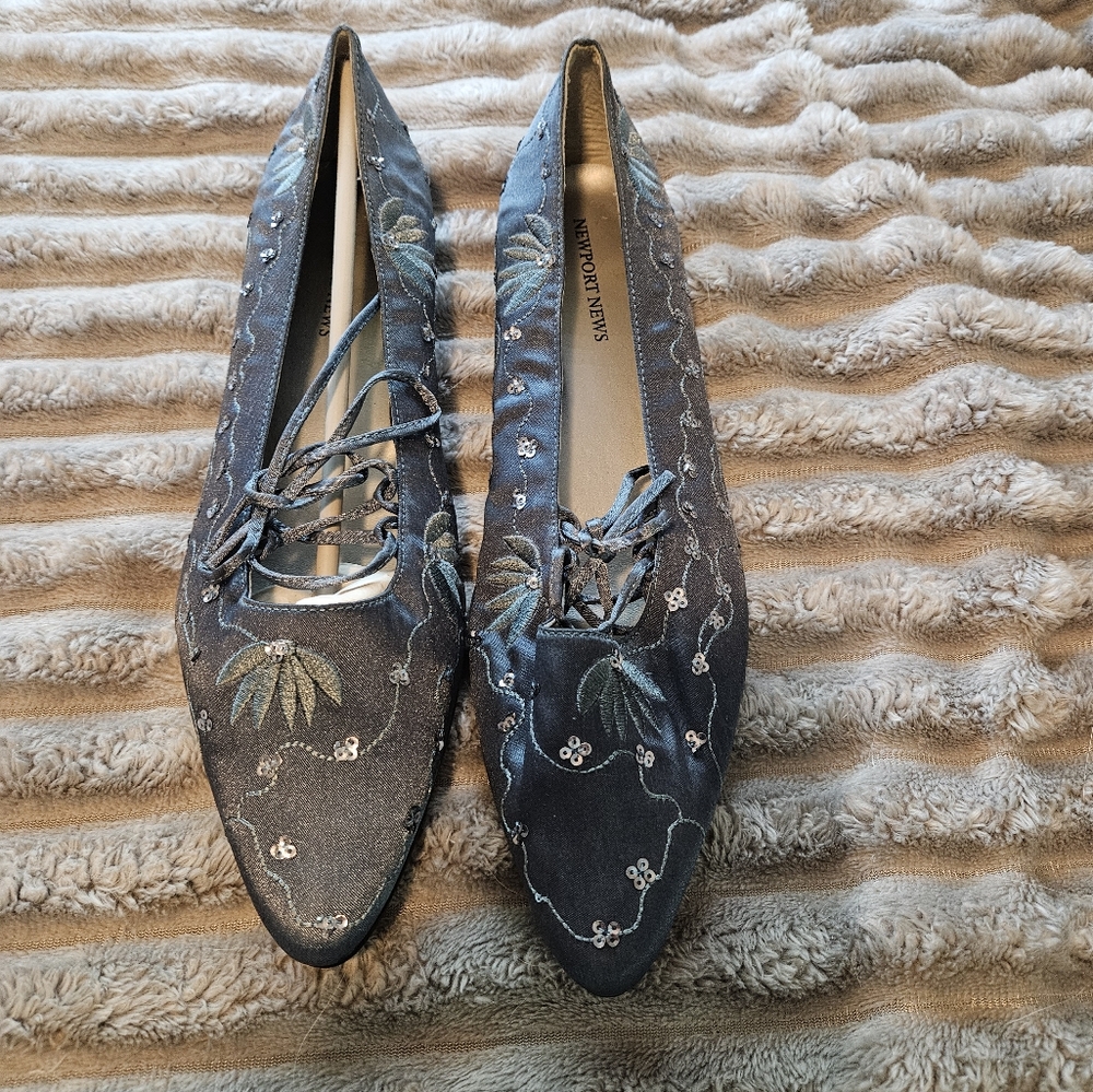 BRAND NEW ** Elegant Blue-Gray Embroidered Women's Flats